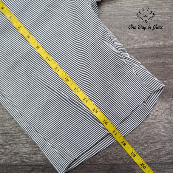 The Limited Striped Flat Front Shorts Size 4 - Picture 6 of 7